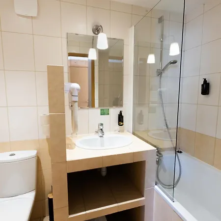 Le Sherpa Отель 2*